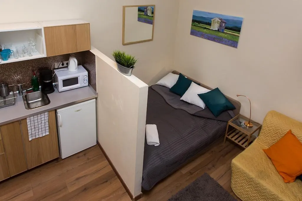 Home Apartment Near Blaha Lujza Square ブダペスト