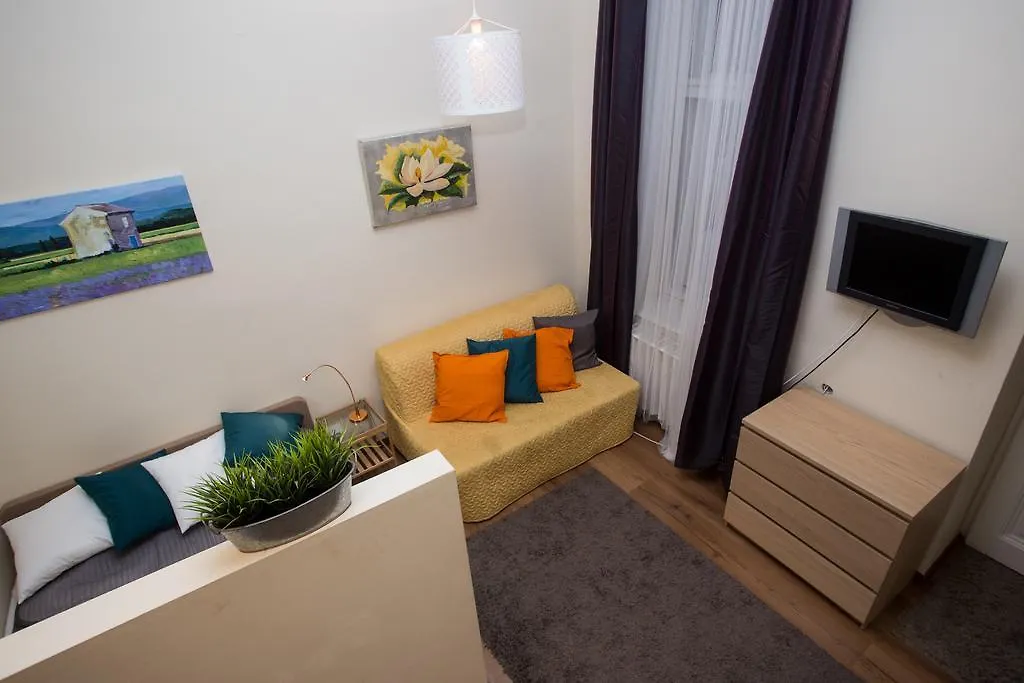 Home Apartment Near Blaha Lujza Square ブダペスト 0*,  ハンガリー